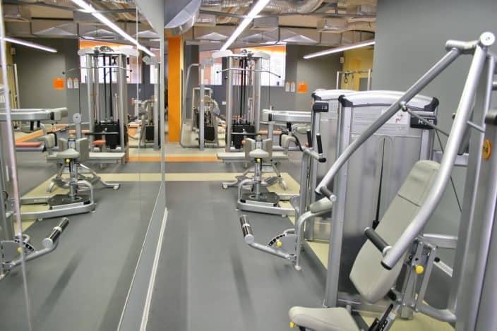 gym interior, there are no travel restrictions on gyms in florida